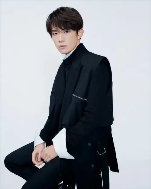 四字 易烊千玺 yyqx 四字弟弟