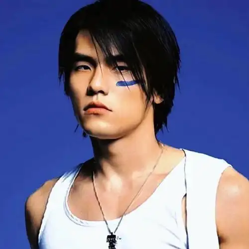 早期周杰伦青涩照片