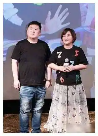 著名导演揭秘:贾玲成功幕后男人,婚育成重要议程.