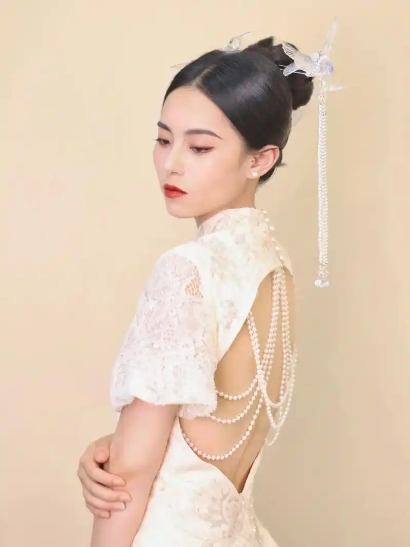 新中式新娘造型.