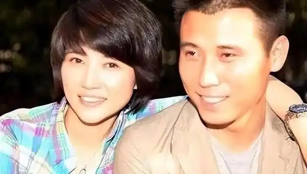 戏红人不红,与颜丙燕意难平,48岁终结婚|演员|话剧|王千源|朱媛媛