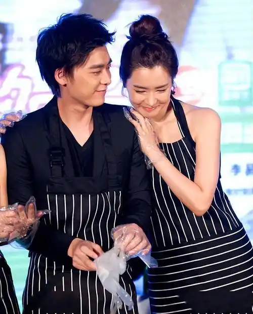 2012年,李易峰和韩国女星李多海传出了绯闻.