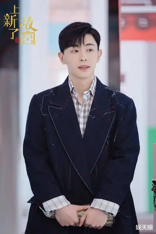 邓伦将上演5部剧4国同播,其他男星高调忙流量,邓伦低调搞事业