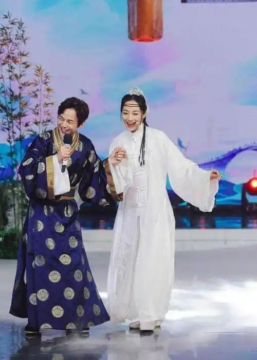 众大咖集聚《快乐大本营》,马思纯白敬亭邓伦全来了_节目_嘉宾_互动