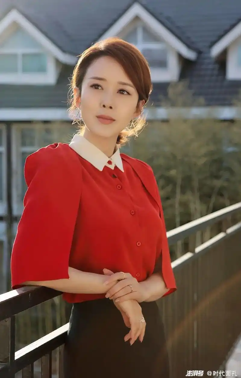 时代面孔独家专访颜丹晨邻家有女初长成