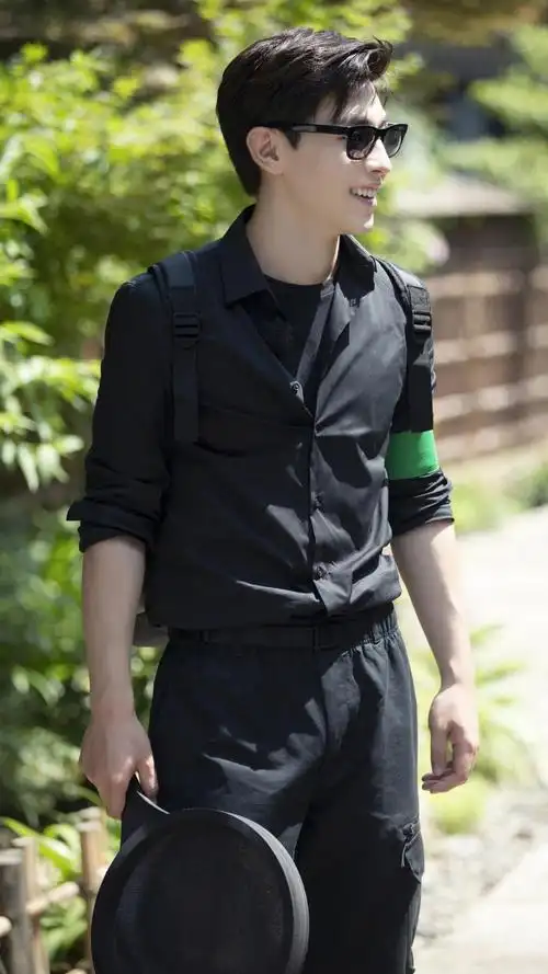 邓伦黑衣特工造型酷帅写真,高清图片,手机锁屏桌面-壁纸族