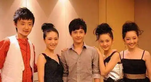 李沁删除单身声明,疑似与杨洋复合?