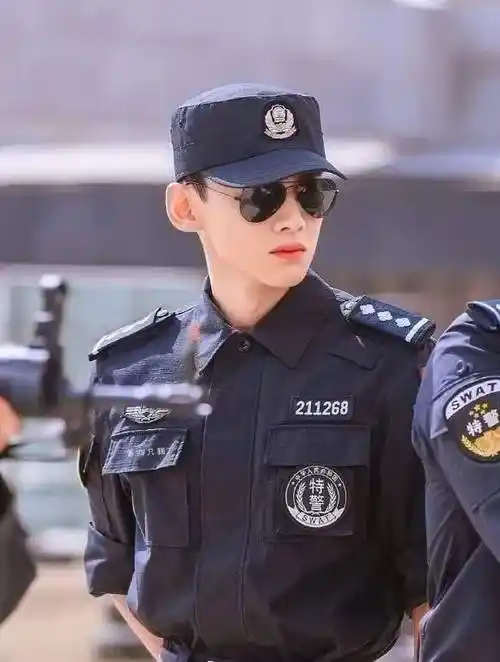 同样是90后一线小生白敬亭和许凯被曝光恋情网友反应却大不同