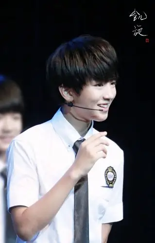 tfboys王俊凯 2014.8.26 步步高重庆见面会.cr:logo