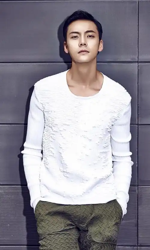 明星陈伟霆帅气写真手机壁纸下载