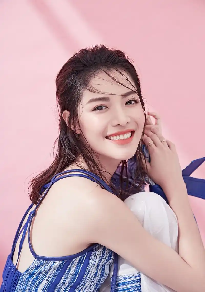 钟楚曦性感时尚气质大片高清图片19