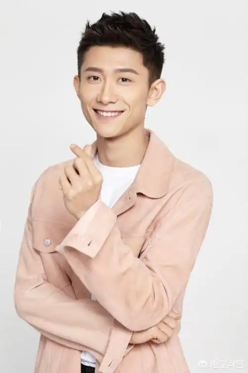 有人说,95后男演员高至霆在《悍城》中演技很好,90后男演员演技好的