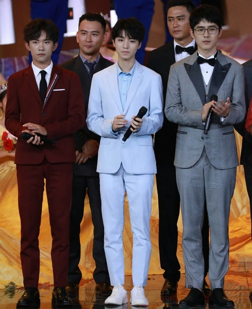 王俊凯庆祝刘昊然22岁生日,祝福语里有梗,"海尔兄弟"关系真好