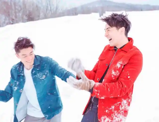 胡歌与霍建华的冬季北海道