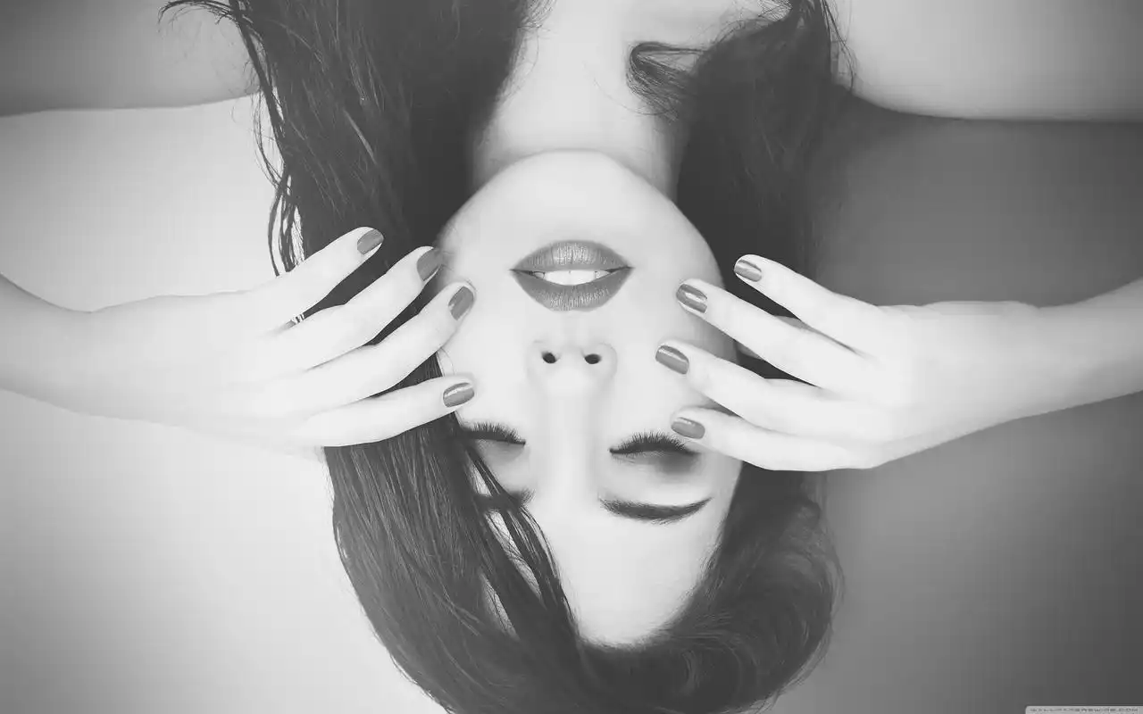 唯美黑白色调欧美美女大图电脑桌面壁纸下载