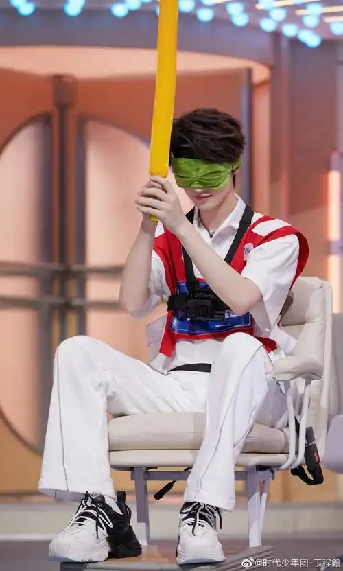 丁程鑫你好星期六黑色发带剧照释出