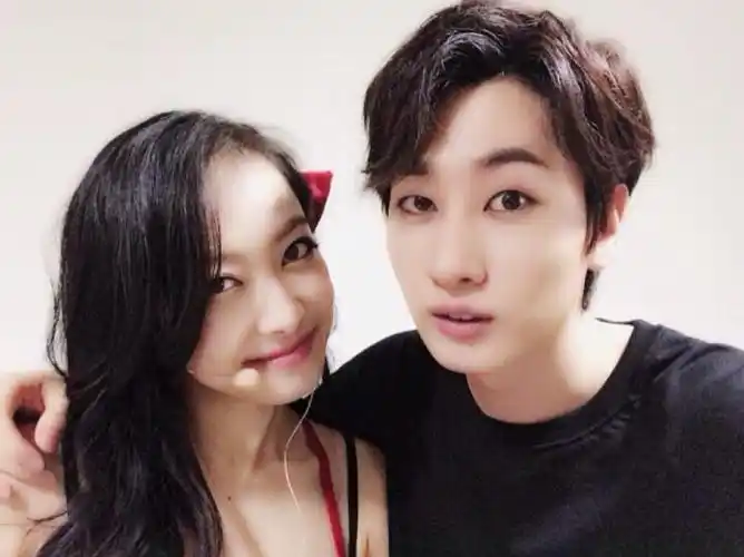 iu和银赫(iu和银赫的亲密照片)