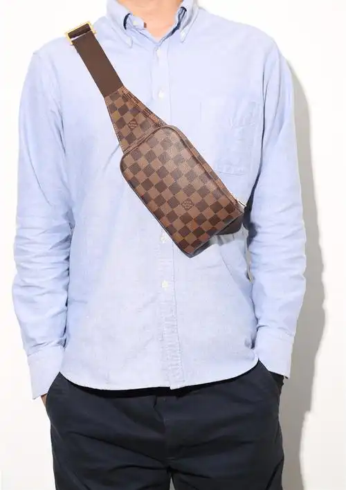 [9.5新]路易威登lv男士棋盘格胸包