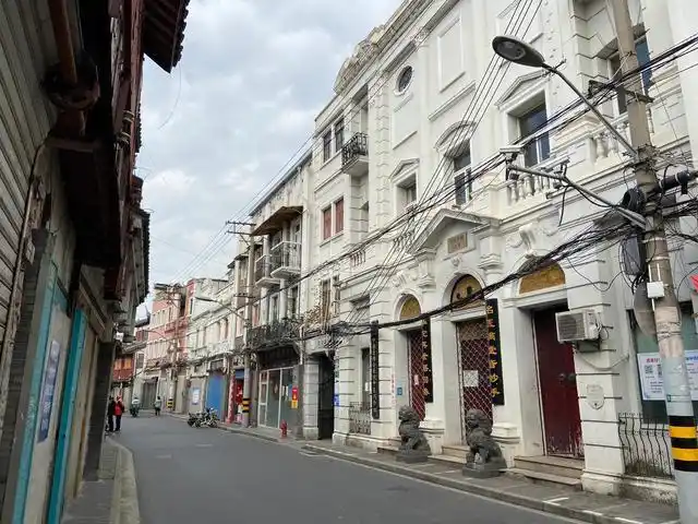 上海老街方浜中路上海老城厢第一街繁华过后的落寞