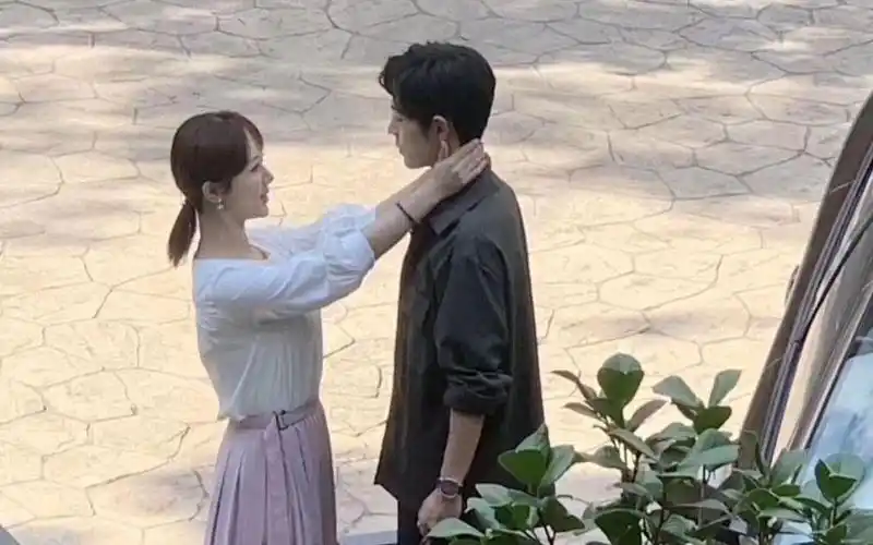 肖战杨紫王一博再上热搜,王俊凯的嘉宾是她《娱人制造》20191030期