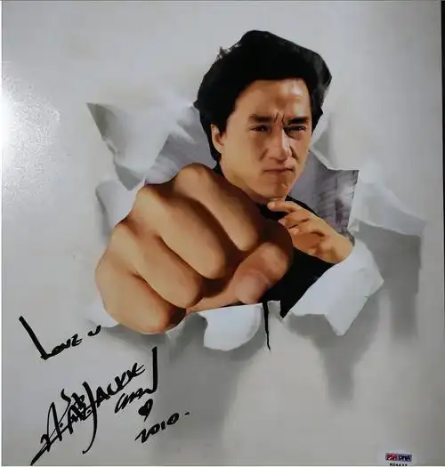 成龙早年经历,被黑帮拿刀架在脖子上,签了一份20万合同