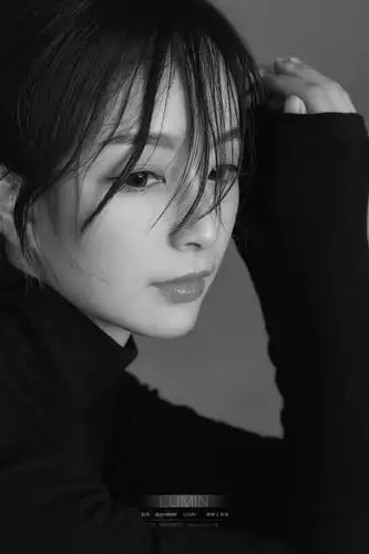 深圳黑白写真照片头纱照简约每次拍照是我的工作也是我的爱好人像写真