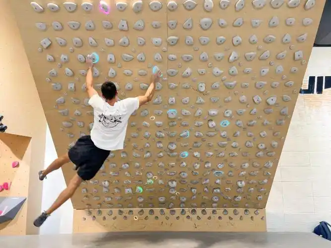 限时送券龙华这家室内攀岩馆等你来征服
