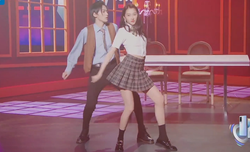 关晓彤与时代少年宋亚轩双人舞演绎敏感郎才女貌太养眼了