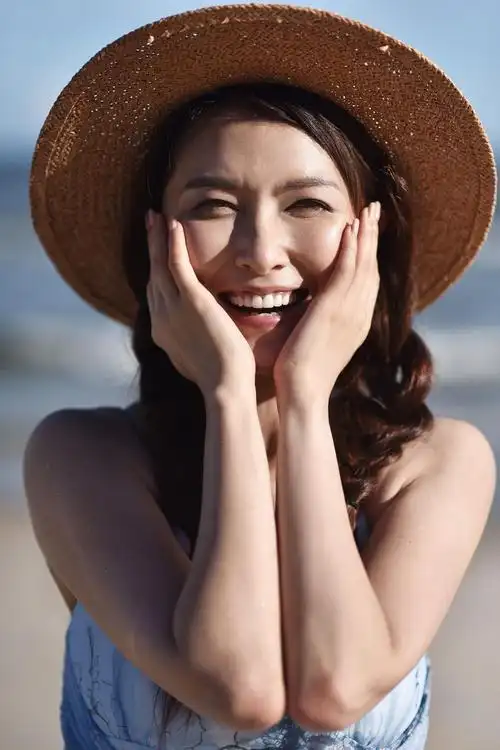 徐洁儿活力写真发布 治愈笑容感染力十足