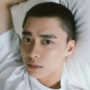 超短发圆寸头帅哥图集2