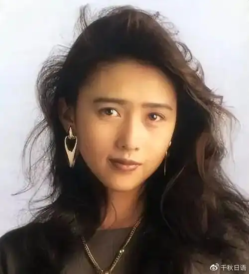 木村拓哉为工藤静香庆生晒玫瑰花照片示爱