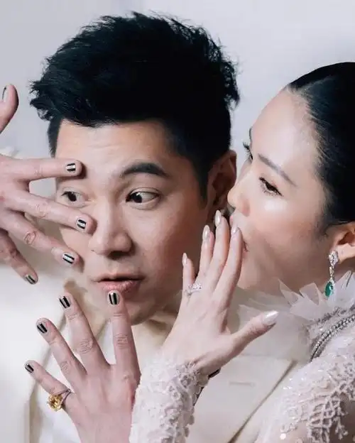 刚生完二胎的刘德华太太朱丽倩的表妹,大马最美名媛陈雪铃也来参加