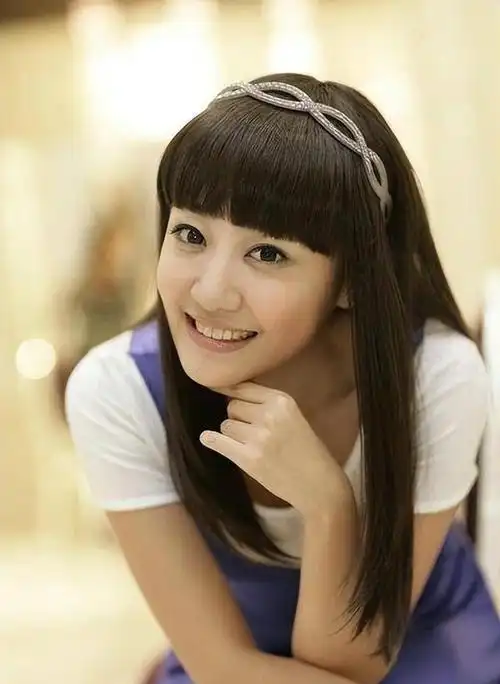 这两年,直播带货的明星越来越多,左岩在去年的一次购物节上,被评为了