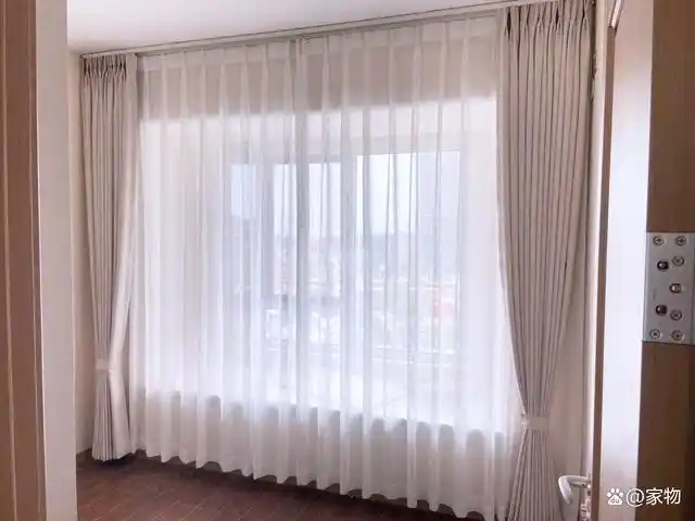 窗帘用什么轨道罗马杆对比轨道杆哪个好用一目了然