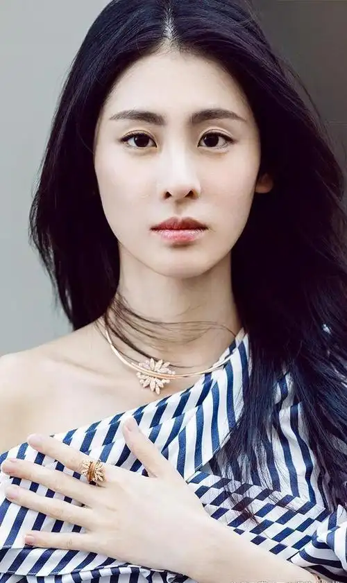 不要名头要孩子,精明的张碧晨,看似一败涂地,其实早已赢麻了