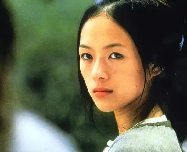 章子怡年轻时有多美青春期照片曝光堪称真正的玉女掌门人