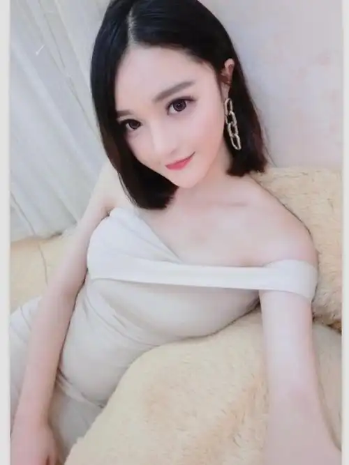 共154 件美女露胸的衣服相关商品