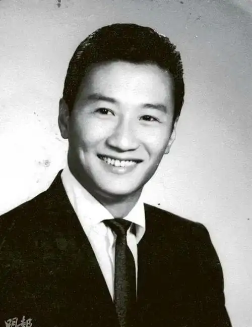 谢贤:成龙称他是传奇,向华强让他三分,巅峰时李小龙也得靠边站