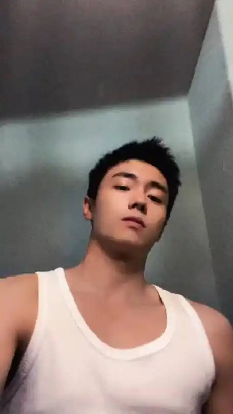 翟子路 光膀子倒垃圾##翟子路是谁