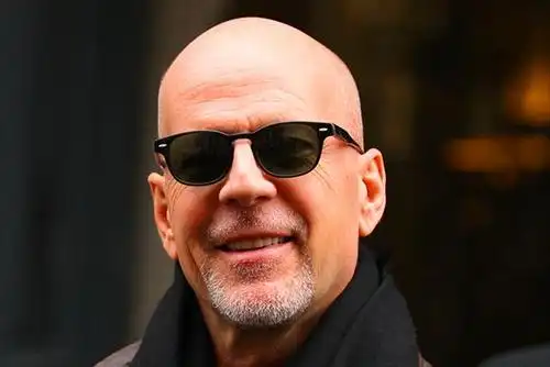 最强5大光头巨兽,巨石排第四,第一施瓦辛格都佩服