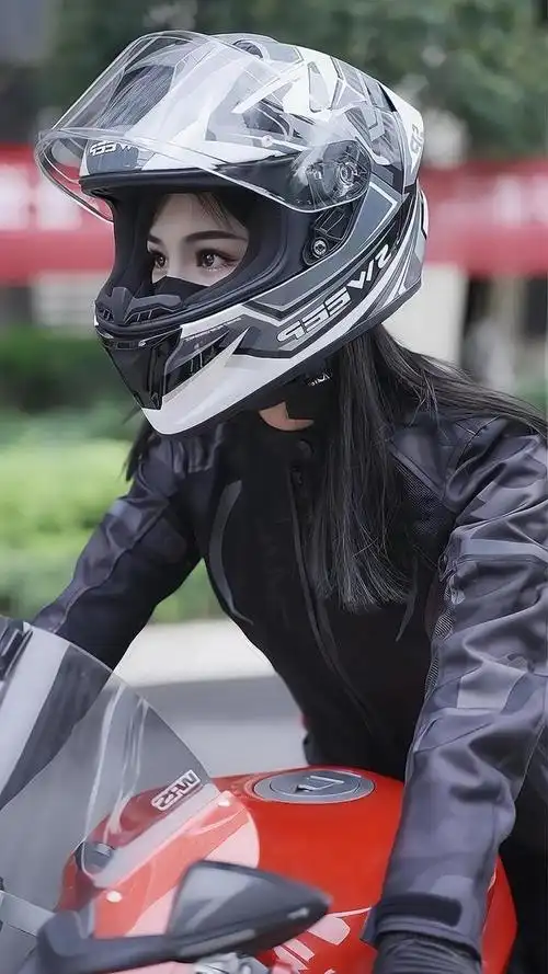 有这样的机车美女做你女朋友咋样