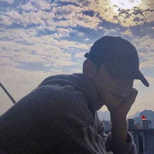 侧脸帽子控男头