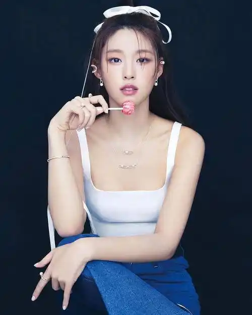 韩国aoa女团金雪炫,魔鬼的身材._首尔_女孩子_组合