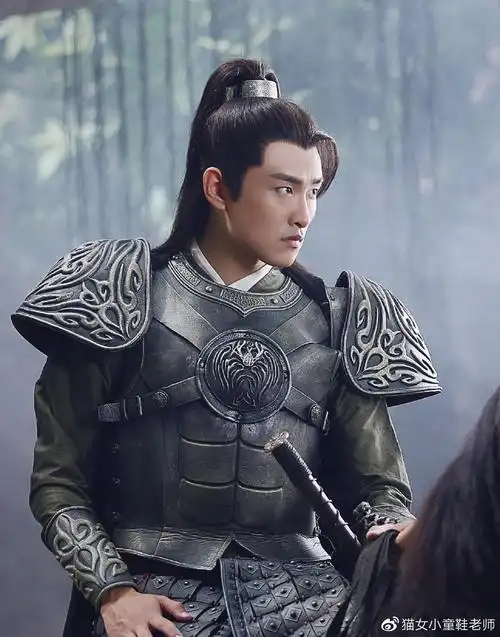 王彦霖承认恋情毕业8年和女友修成正果女方还是易烊千玺粉丝