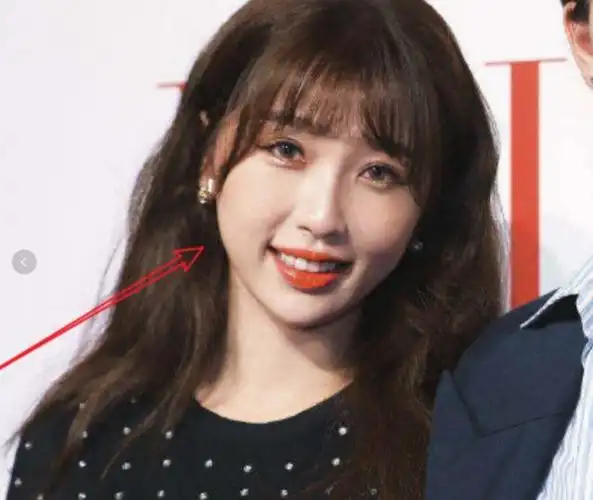 虞书欣现身线下活动无精修镜头下的她这颜值我没看错吧