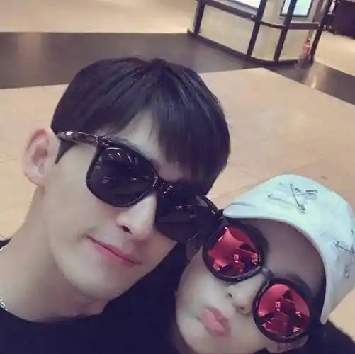 两人住同一栋楼,张翰5个大招哄回漂亮女朋友!_小区_倪妮_方面