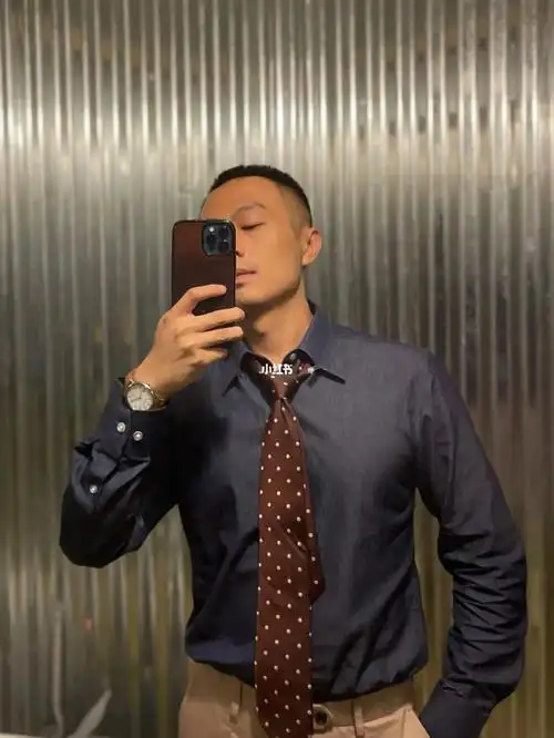 日常自拍男生正装领带分享
