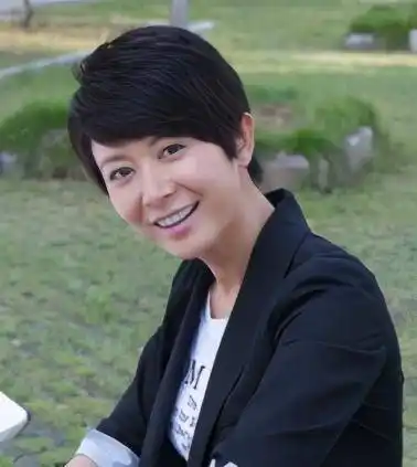 王挺:为演戏与父亲断绝关系,拍戏被炸打官司,妻子是熟悉的她_生活