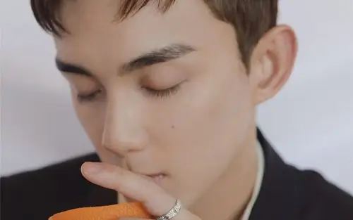 吴磊儒雅绅士写真图片桌面壁纸