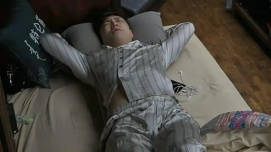 看张艺兴这起床状态仿佛看到自己不想起的表现太真实丨向往5